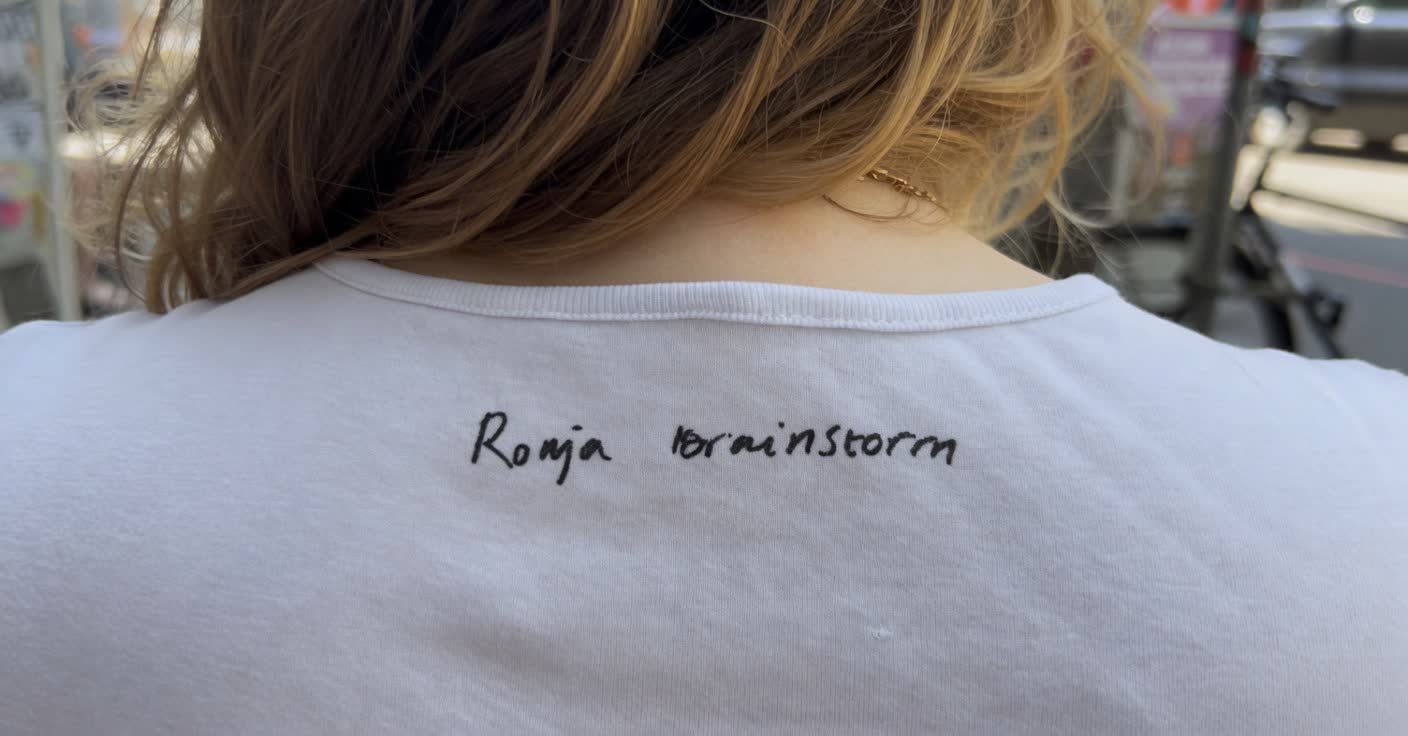 White T-shirt with handwritten Ronja Brainstorm on the back
